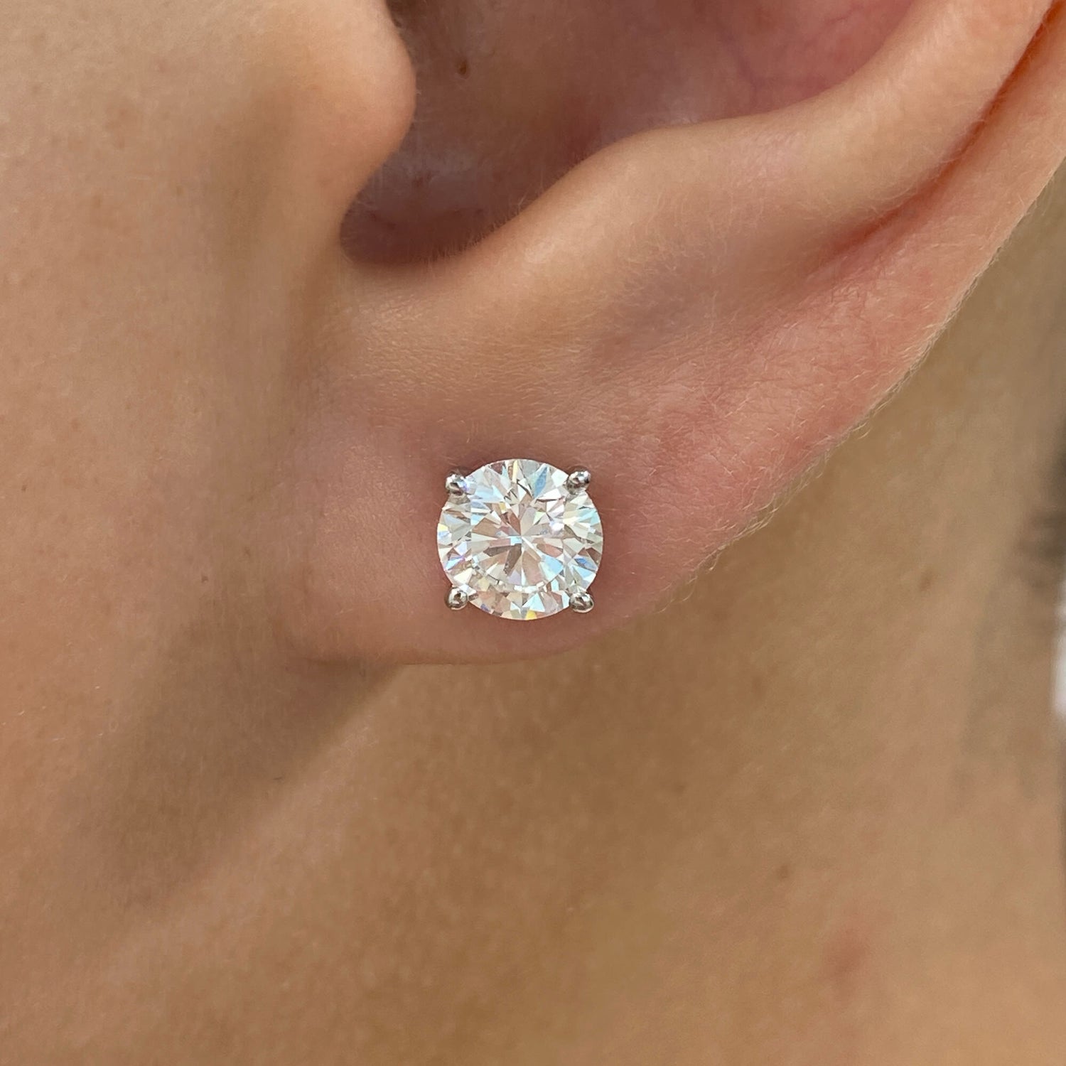 Stacey 2.0 Round Lab-Grown Diamond Studs Earrings