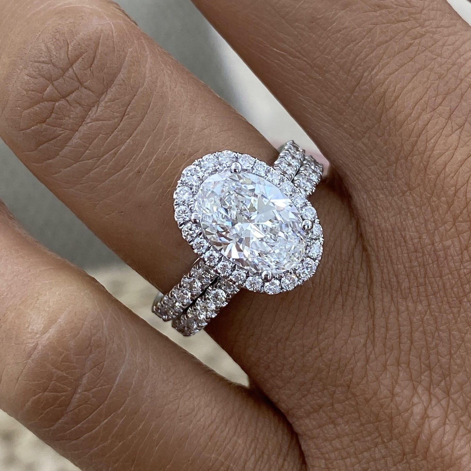 Kaia 3.1 Oval Lab-Grown Diamond Bridal Set, Halo Rings Set