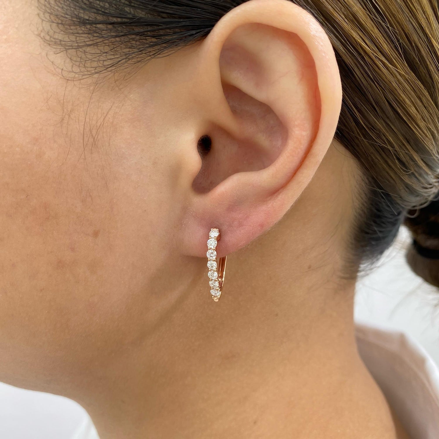 Eloise 0.8 Round Lab-Grown Diamond Hoop Earrings