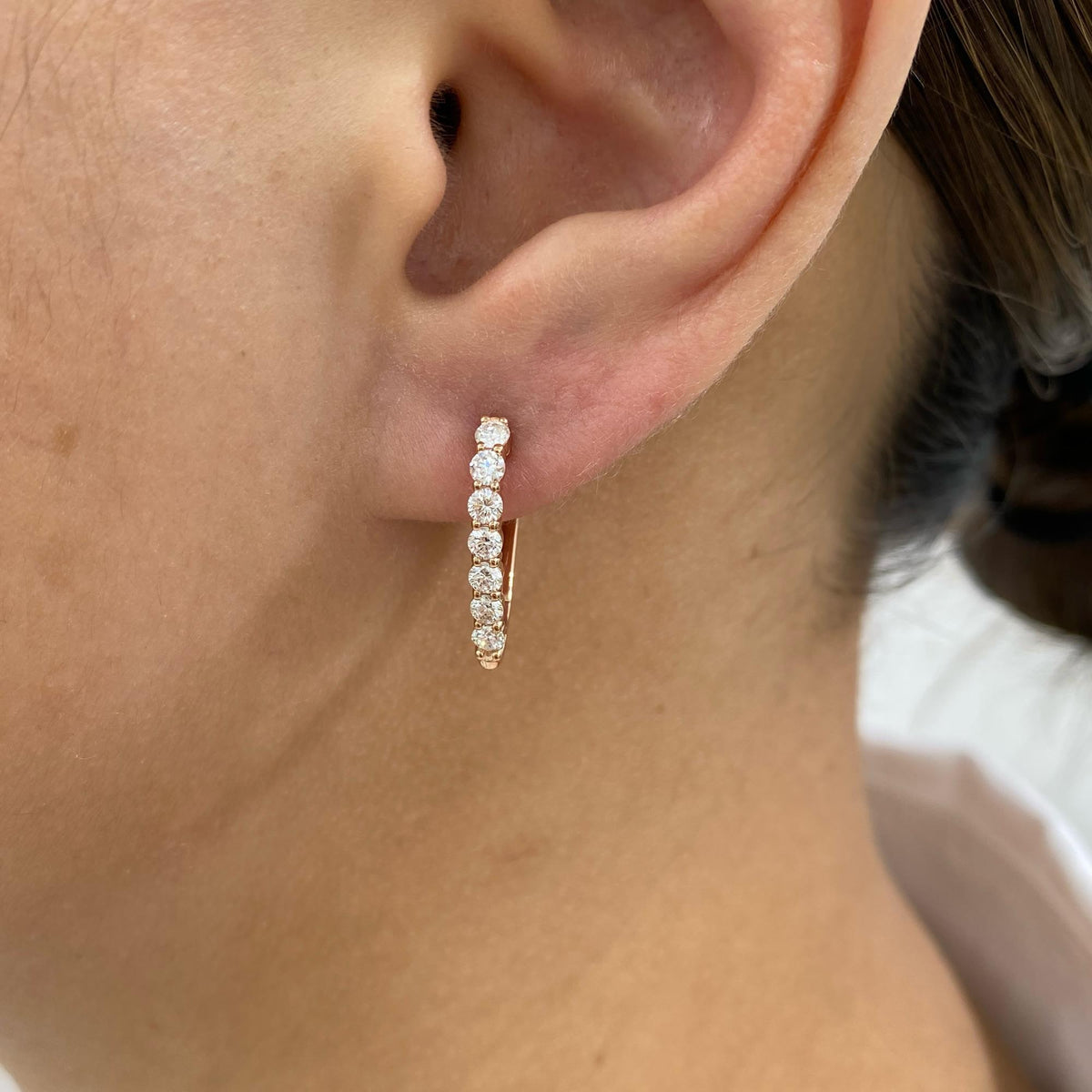 Eloise 0.8 Round Lab-Grown Diamond Hoop Earrings