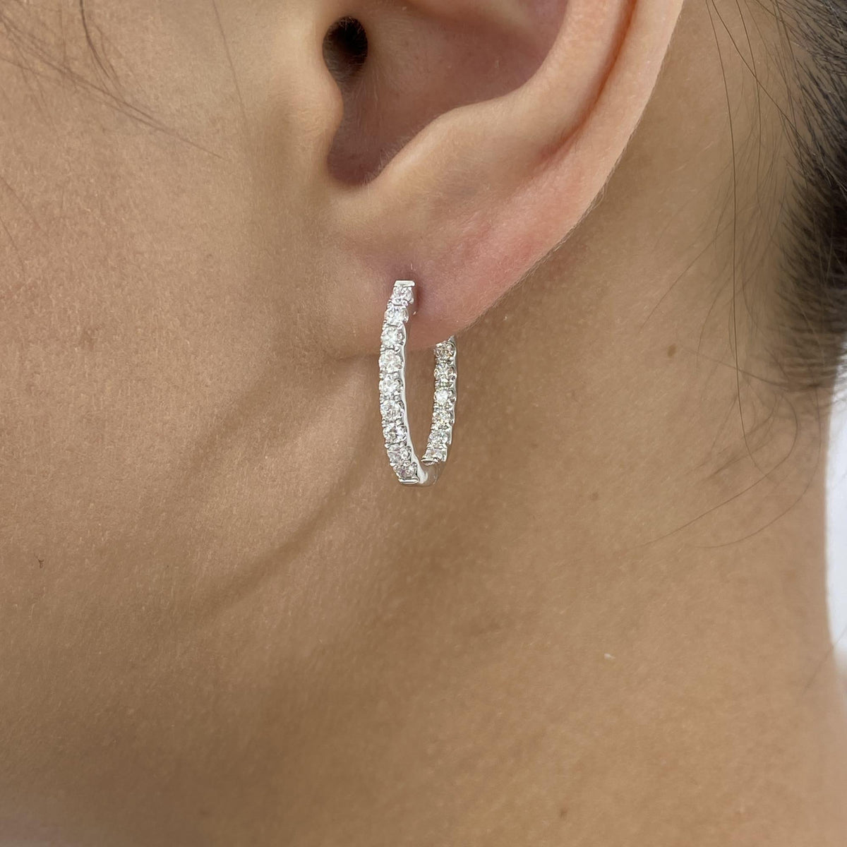Bethany 0.8 Round Lab-Grown Diamond Hoop Earrings