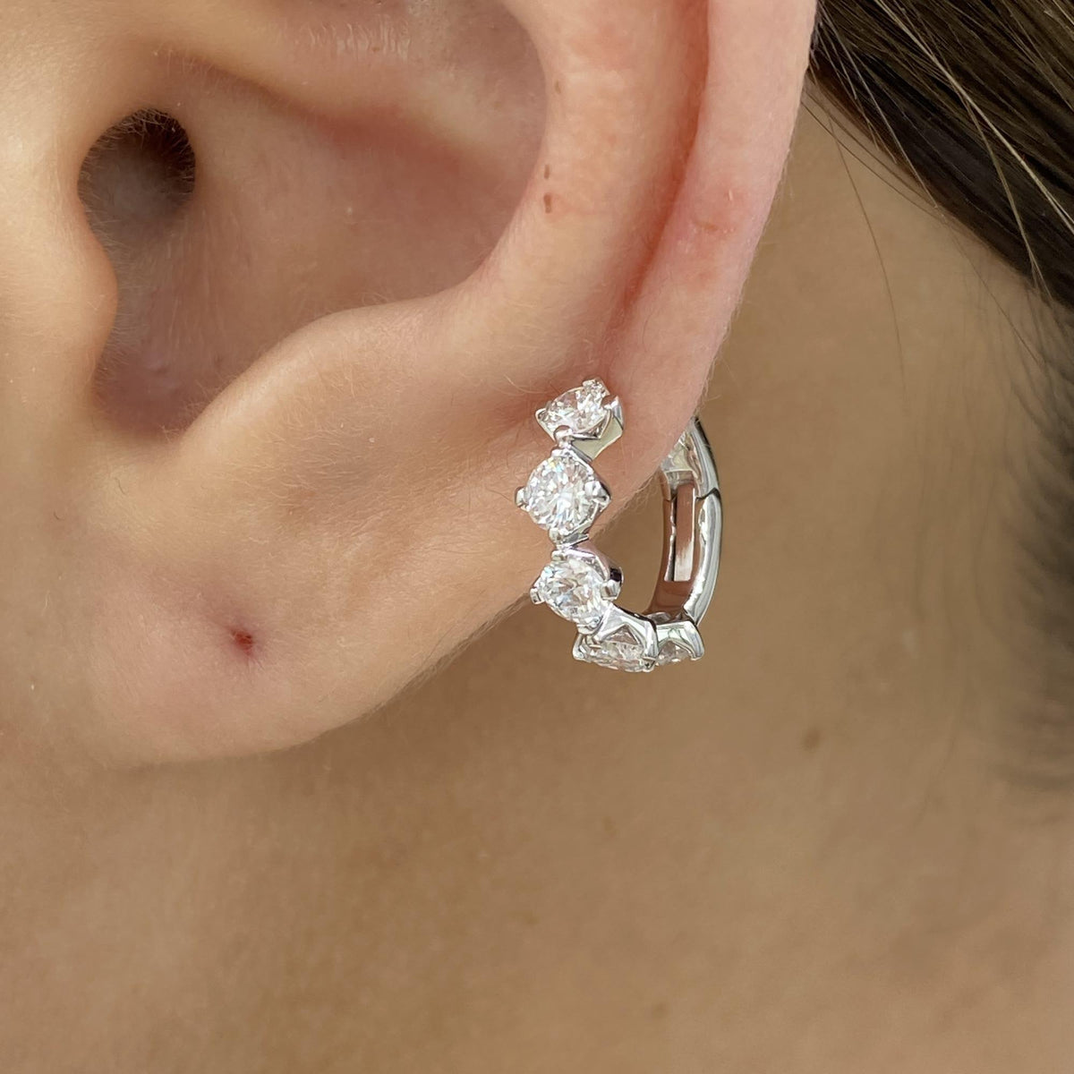 Mila 1 Round Lab-Grown Diamond Earr Cuff Earrings
