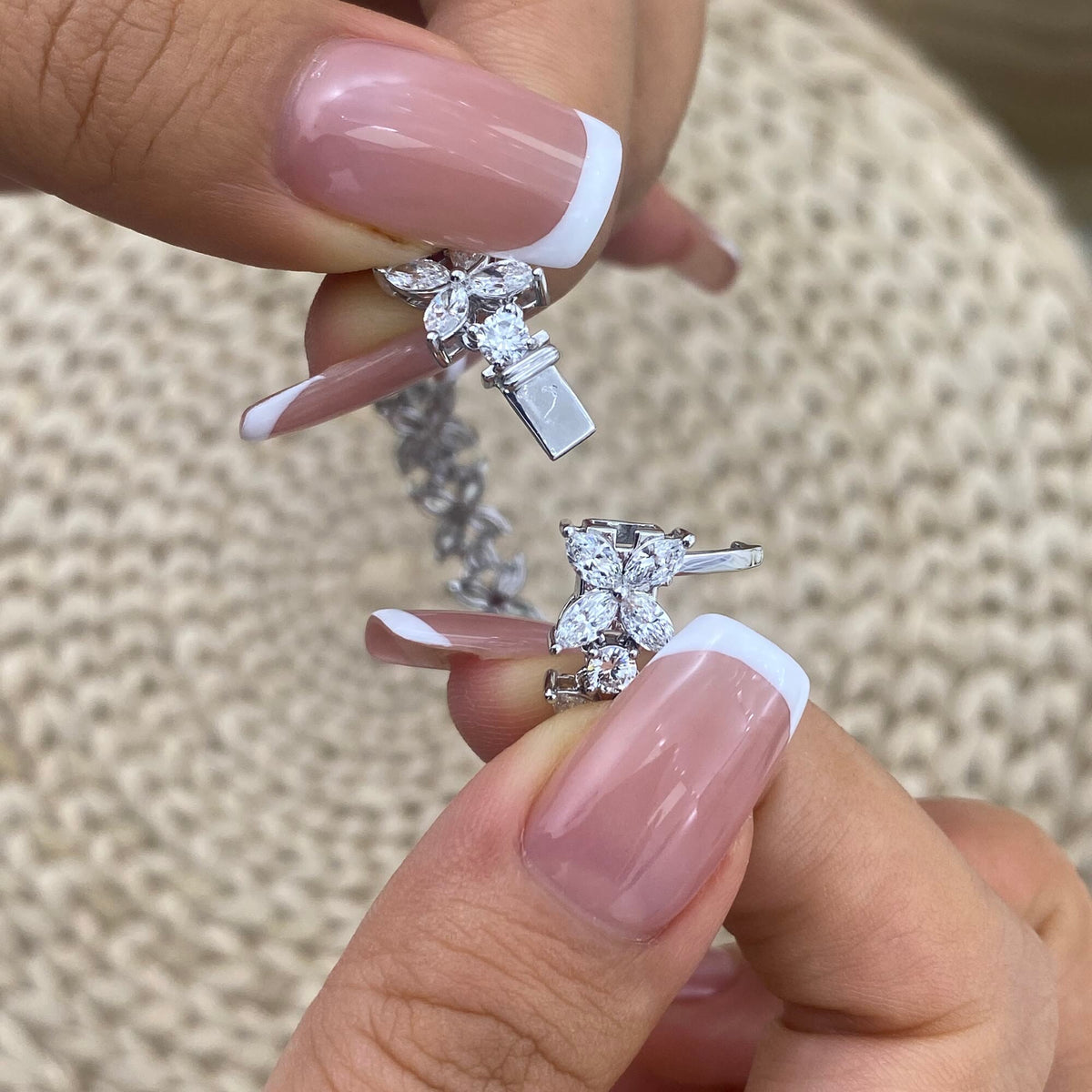 Erica 9.8 Round Lab-Grown Diamond Tennis Bracelet