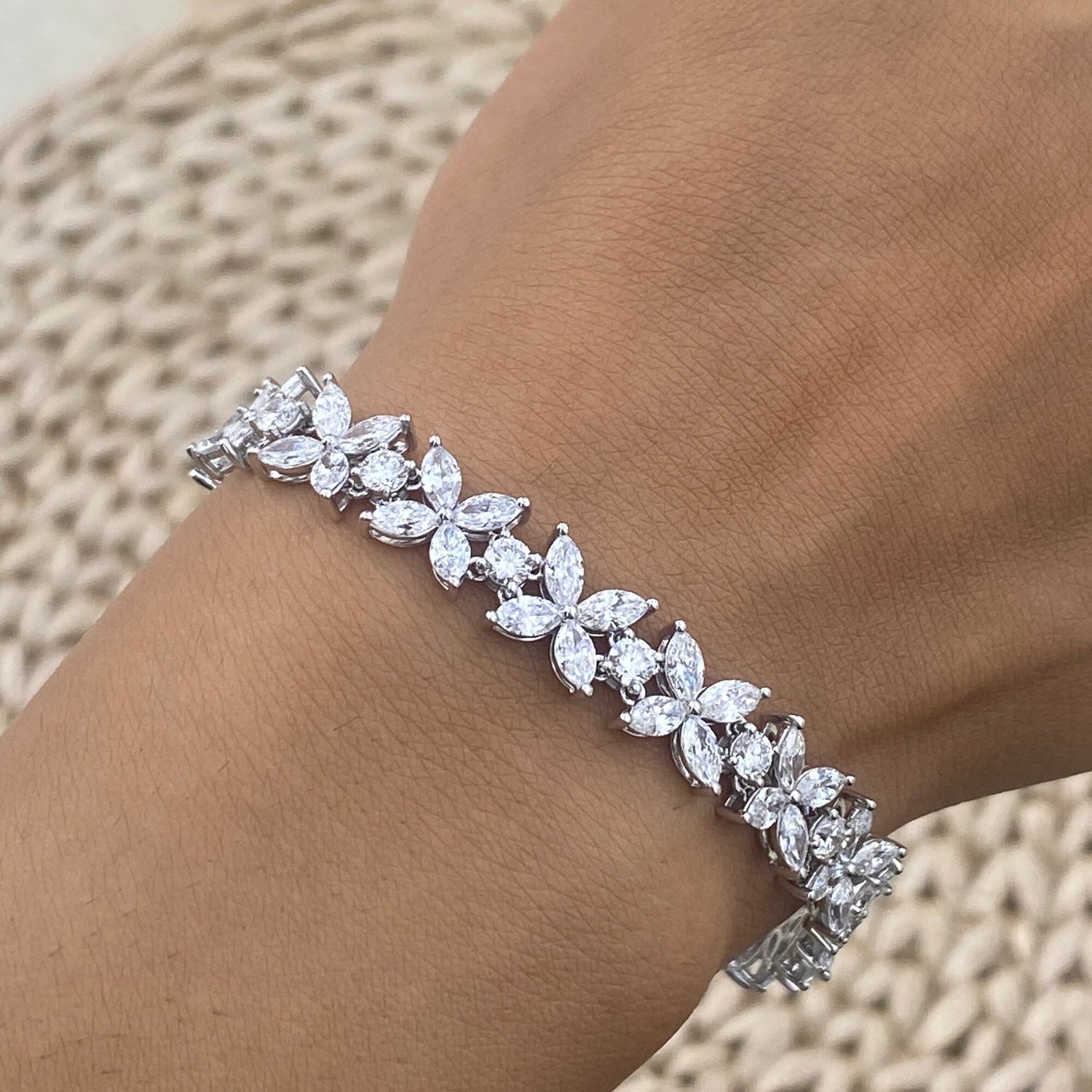 Erica 9.8 Round Lab-Grown Diamond Tennis Bracelet