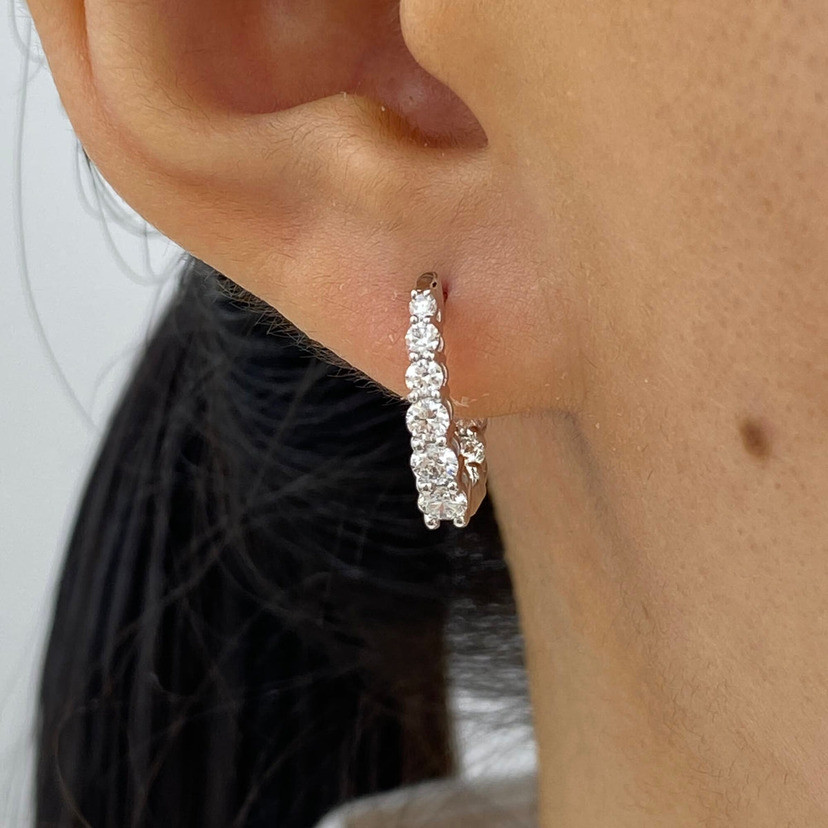 Bridget 1.0 Round Lab-Grown Diamond Hoop, Graduated Earrings